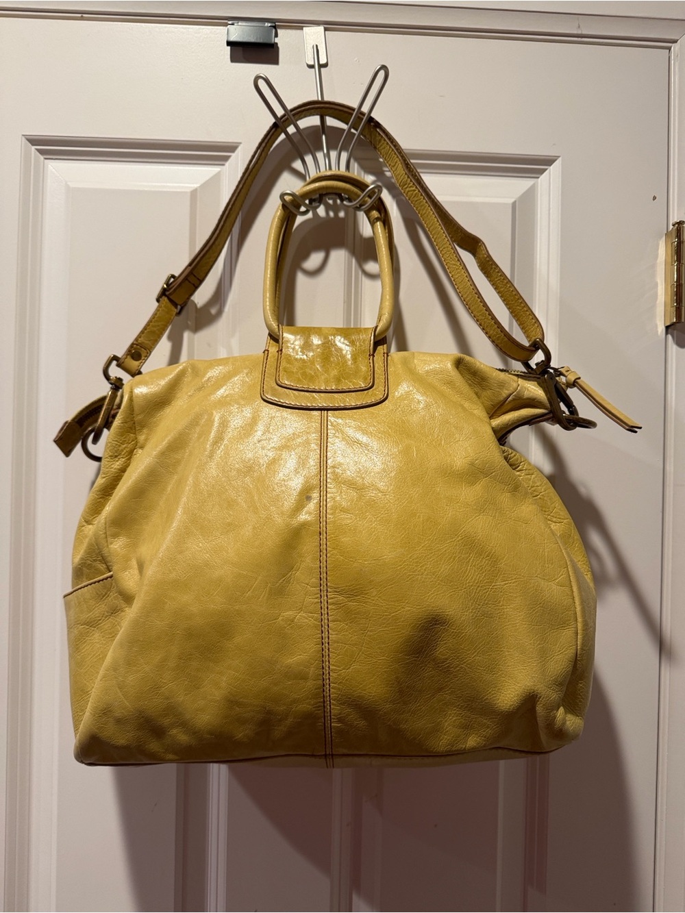HOBO large Sheila Yellow Leather Shoulder Tote